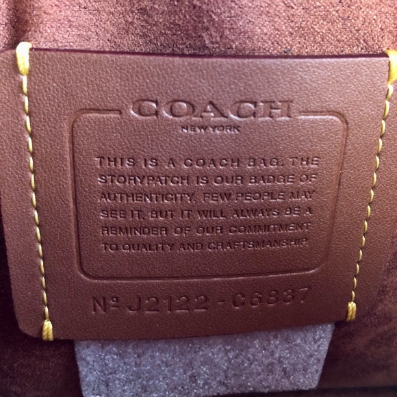 S⭕️LD‼️Coach Beat Shoulder Bag In Signature Canvas With Patches - Picture 8 of 12